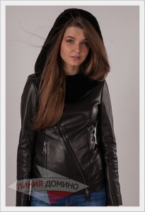Кожаная женская куртка с бобровой меховой отделкой. Цена 5690 грн