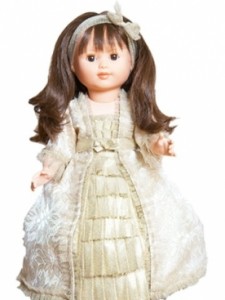 Карл Лагерфльд создает романтическую одежду для кукол