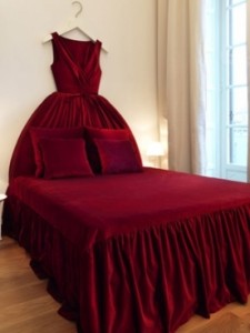 кровать от Moschino