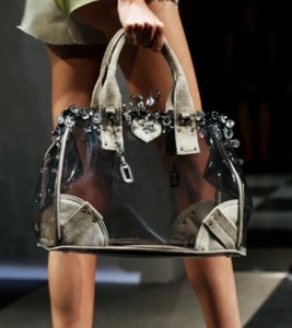 Прозрачные сумочки «Prada» - модный тренд сезона