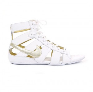 белые сандалии «Nike High Top Gladiator»