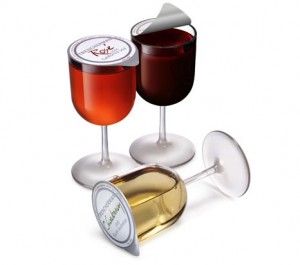 Универмаг Mark&Spencer представили новый вид упаковки вина – бокалы