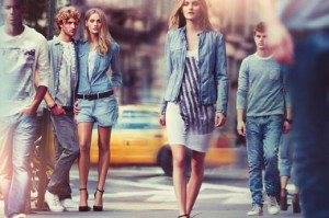 Рекламные кампании Versace, DKNY весна-Лето 2011