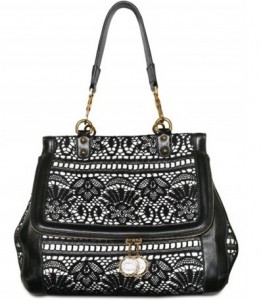 Джессика Альба неразлучна с сумкой от Dolce & Gabbana