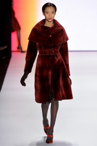 Carolina Herrera осень-зима 2011-2012: простота, элегантность и меха