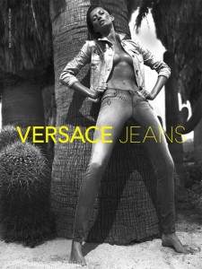 Versace Jeans в черно-белых тонах