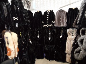 Распродажа шуб в Киеве, меховых пальто, дубленок на выставке Сезон Зима 2013