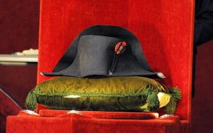 «Мясной» магнат купил шляпу Наполеона из меха бобра за 1,5 млн фунтов стерлингов