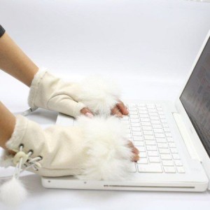 Компания Thanko представила гламурный гаджет  - меховые USB рукавицы