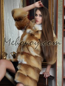 Шуба-жилет (код 2438) из цельного меха украинской рыжей лисы. Расположение меховых шкурок поперечное, длина - 90 см. Цена 10 300 грн.