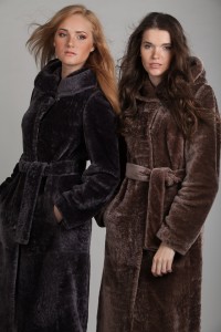 Черное и коричневое пальто из меха астрагана. Цена 8870 грн