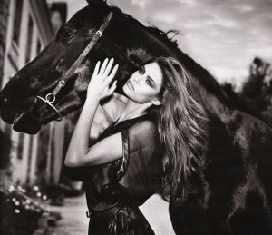 Сексуальная итальянская топ-модель Бьянка Балти на обложке журнала Vogue Germany