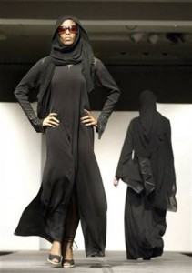 Малазийский дизайнер Ng Swee Kuang собирается сделать Париж центром исламской моды