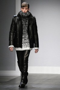 стильная куртка  и брюки в новой коллекции Джанфранко Ферре