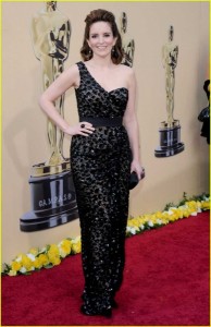 Черные наряды на ковровой дорожке «Оскара-2010» . Черное платье от Michael Kors