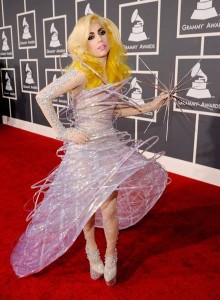 Леди Гага в платье от Джорджио Армани