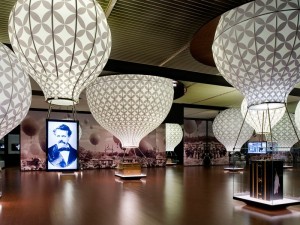 Выставка Louis Vuitton Voyages: путешествие во времени