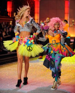 В Нью-Йорке прошло ежегодное шоу Victoria's Secret Fashion Show