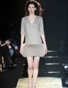 Меховая юбка - образ Снежной Королевы стал одним из трендов зимы 2011-2012. Francesco Scognamiglio