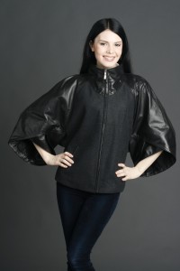 черная кожаная женская куртка