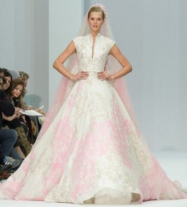 Множество невест и все от haute couture. Elie Saab