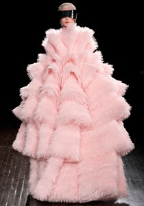 Неделя моды в столице Франции: коллекция осень-зима периода 2012-2013 годов от бренда Alexander McQueen