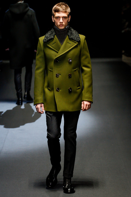 Gucci осень 2013, мужское пальто зеленоватого оттенка Гучи