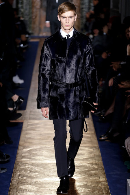 Valentino осень 2013, мужская мода. Легкое меховое мужское пальто 