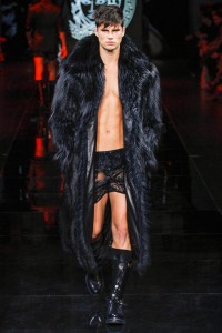 Versace осень 2013, мужская одежда. Меховая мода
