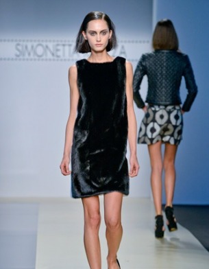 меховое платье Simonetta Ravizza весной может быть даже очень полезным