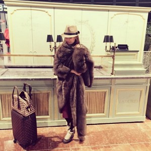 Виктория Боня похвасталась новой соболиной шубой в Instagram
