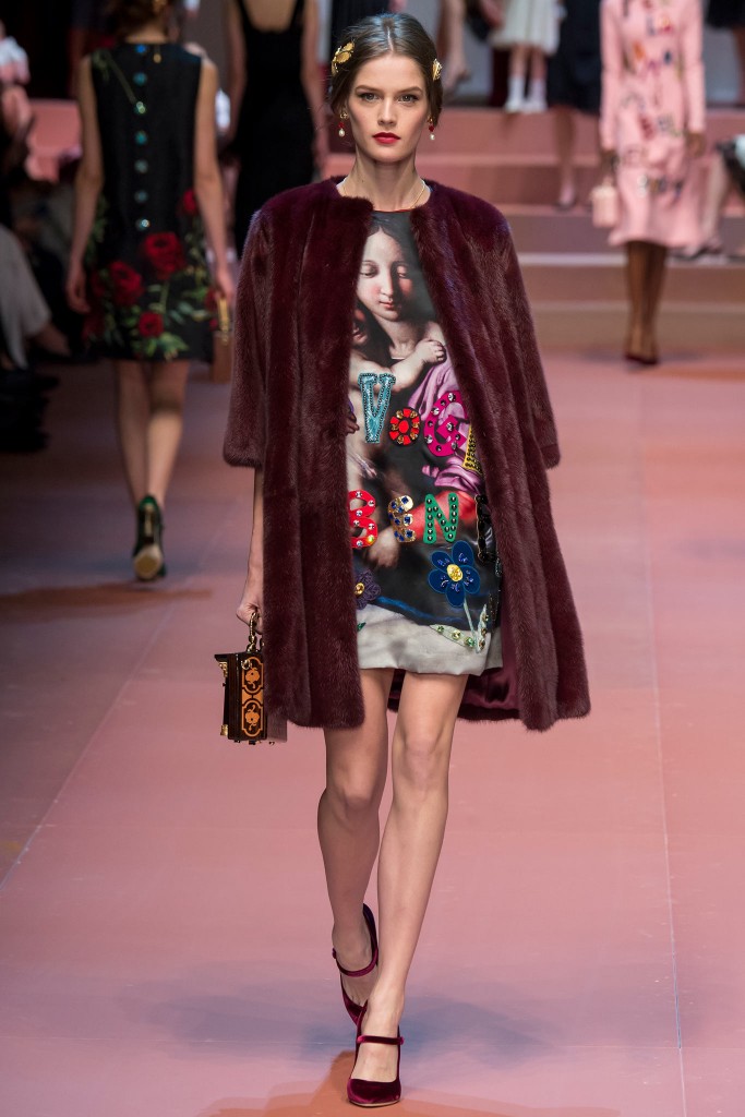 бордовая шубка от Dolce & Gabbana