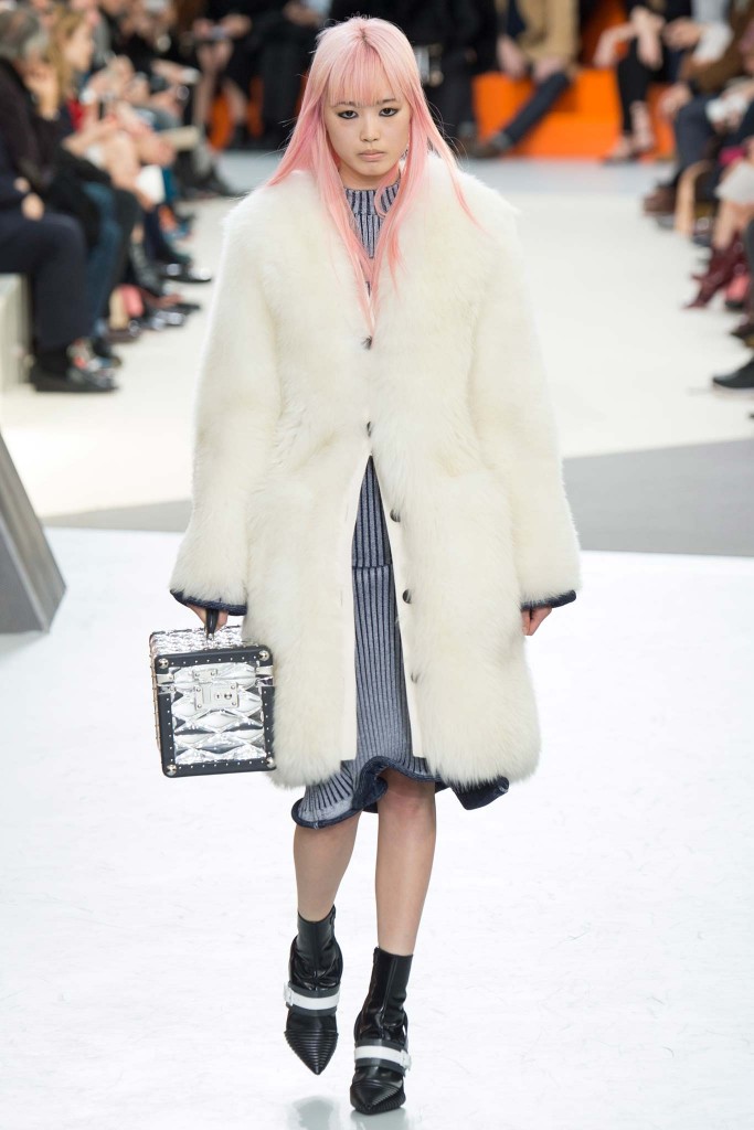 меховое пальто от Louis Vuitton