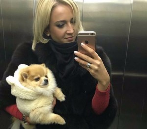 Ольга Бузова со своей собачкой в новых шубах