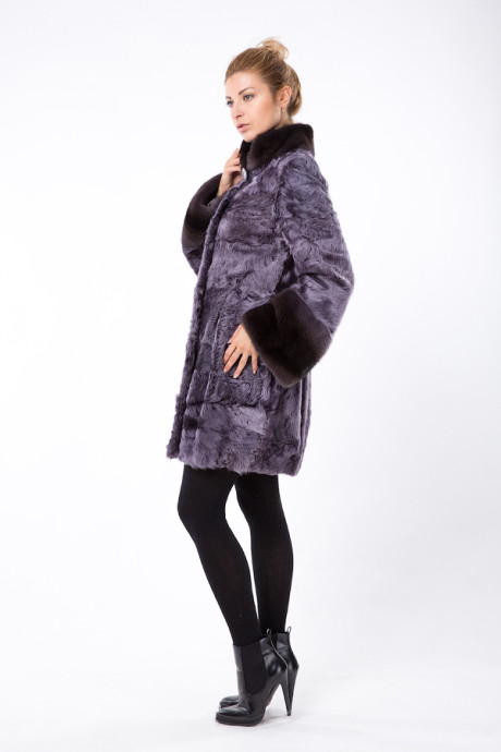 Итальянское фиолетовое пальто из меха козлика и норки