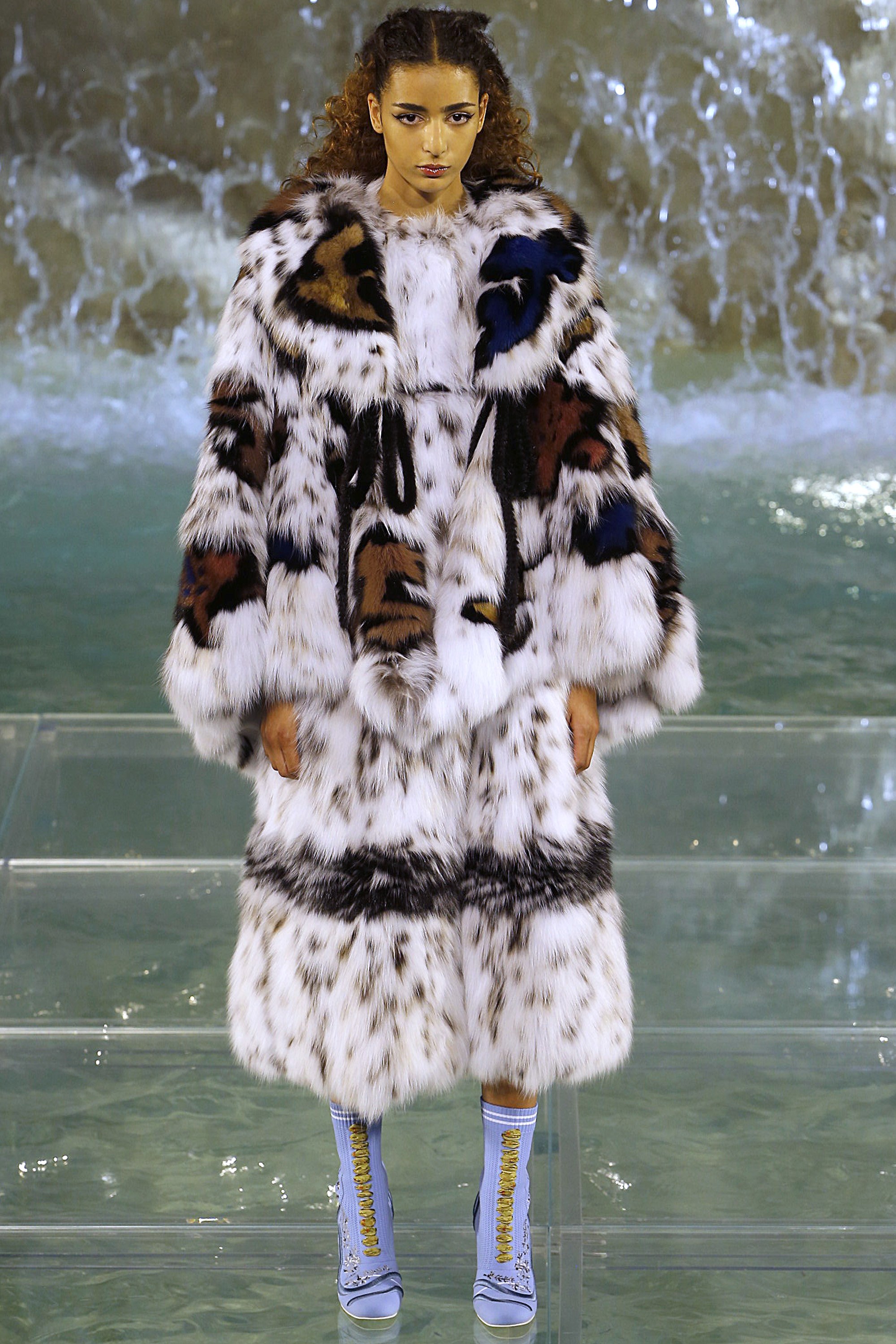 Новая коллекция шуб и меховых изделий Fendi 2015-2016: роскошь и стиль в каждой детали