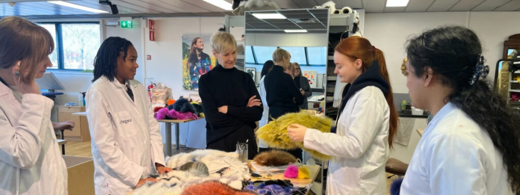 Майстерня Creative Hub була сповнена ентузіазму та зосередженості