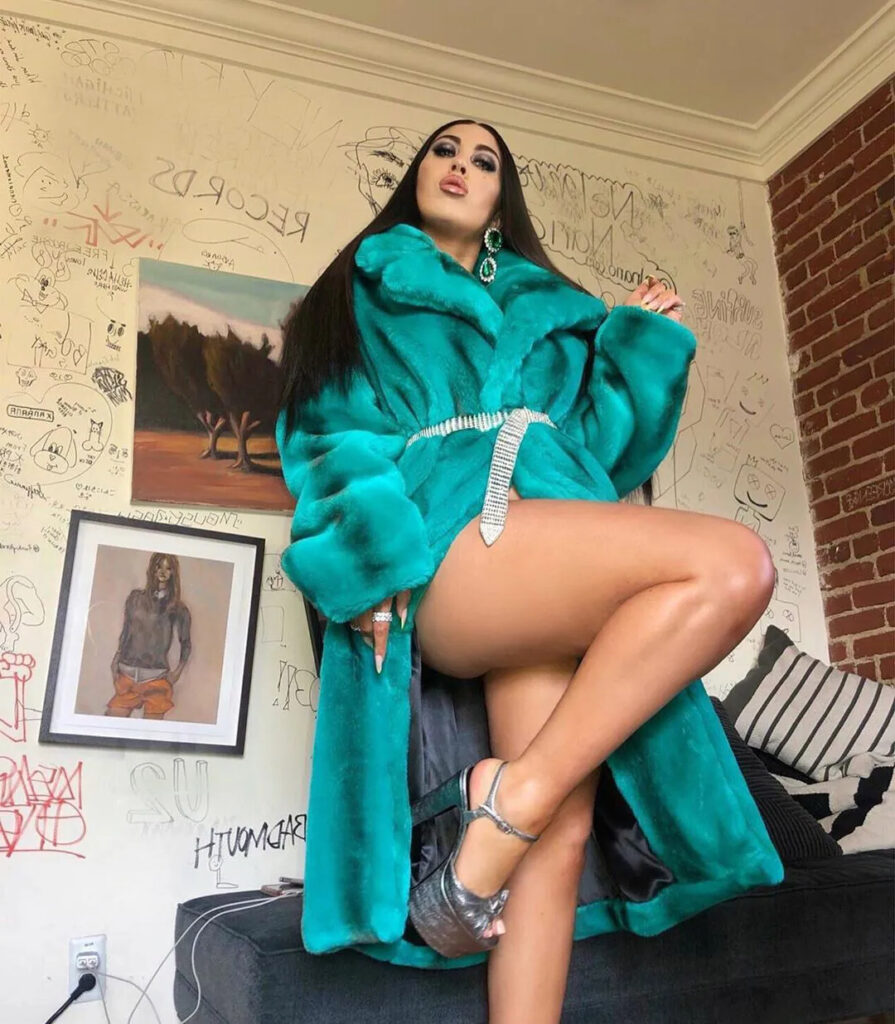 Чи є штучне хутро найнесподіванішим трендом літа?